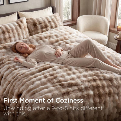 Deluxe Rabbit Fur Comforter Set